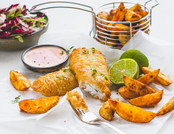 Fish en chips met spicy saus