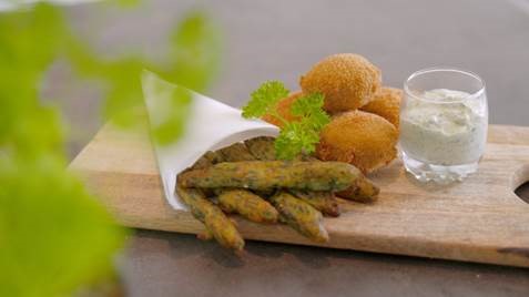 spinazie friet en bitterballen