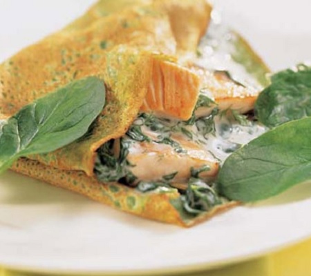 pannekoek met spinazie en zalm