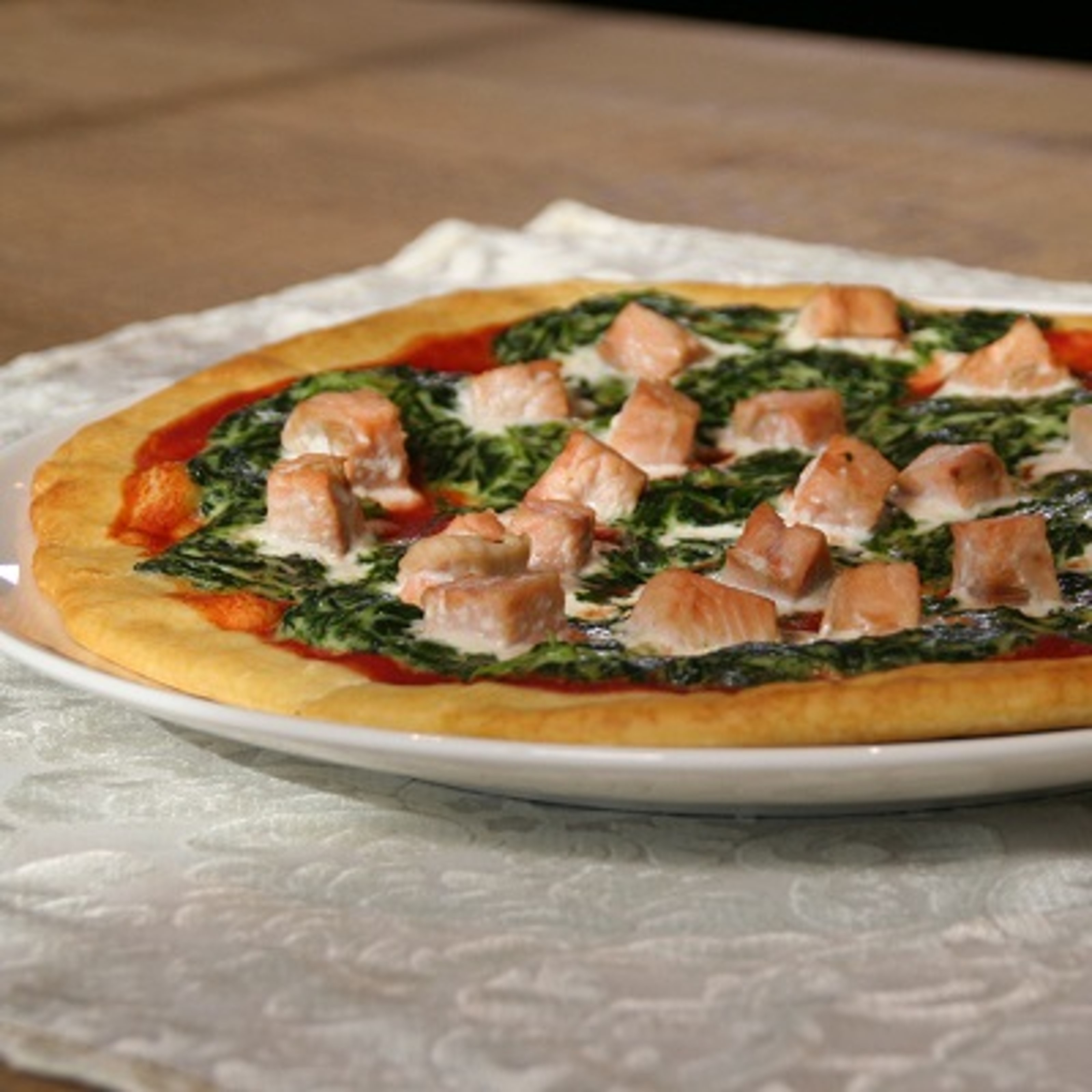 pizza met spinazie mozzarella zalm.jpg