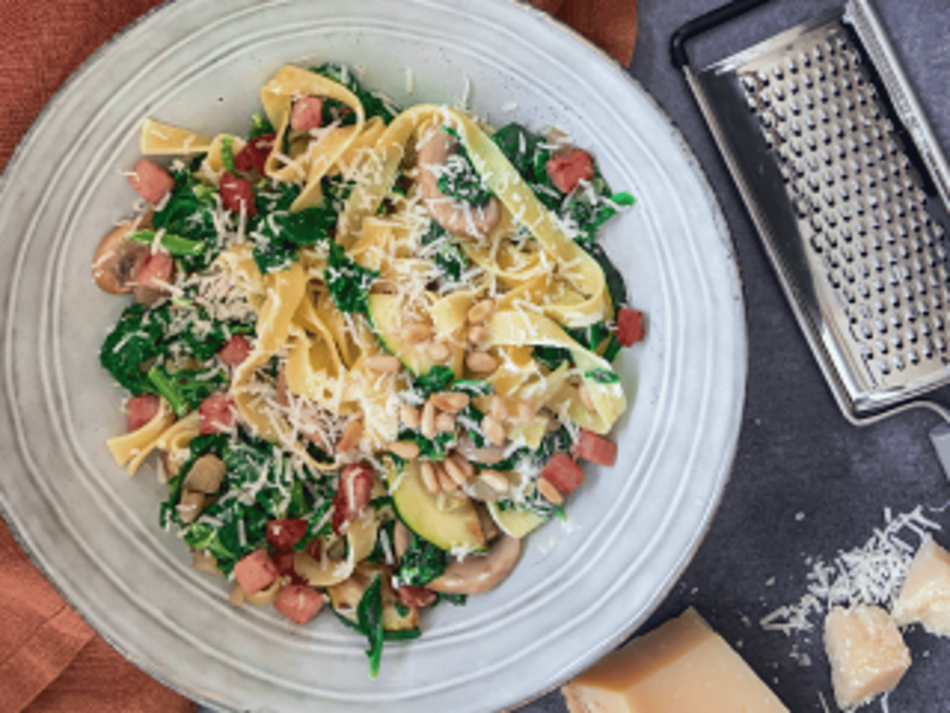 tagliatelle-met-bladspinazie-en-spekjes.png