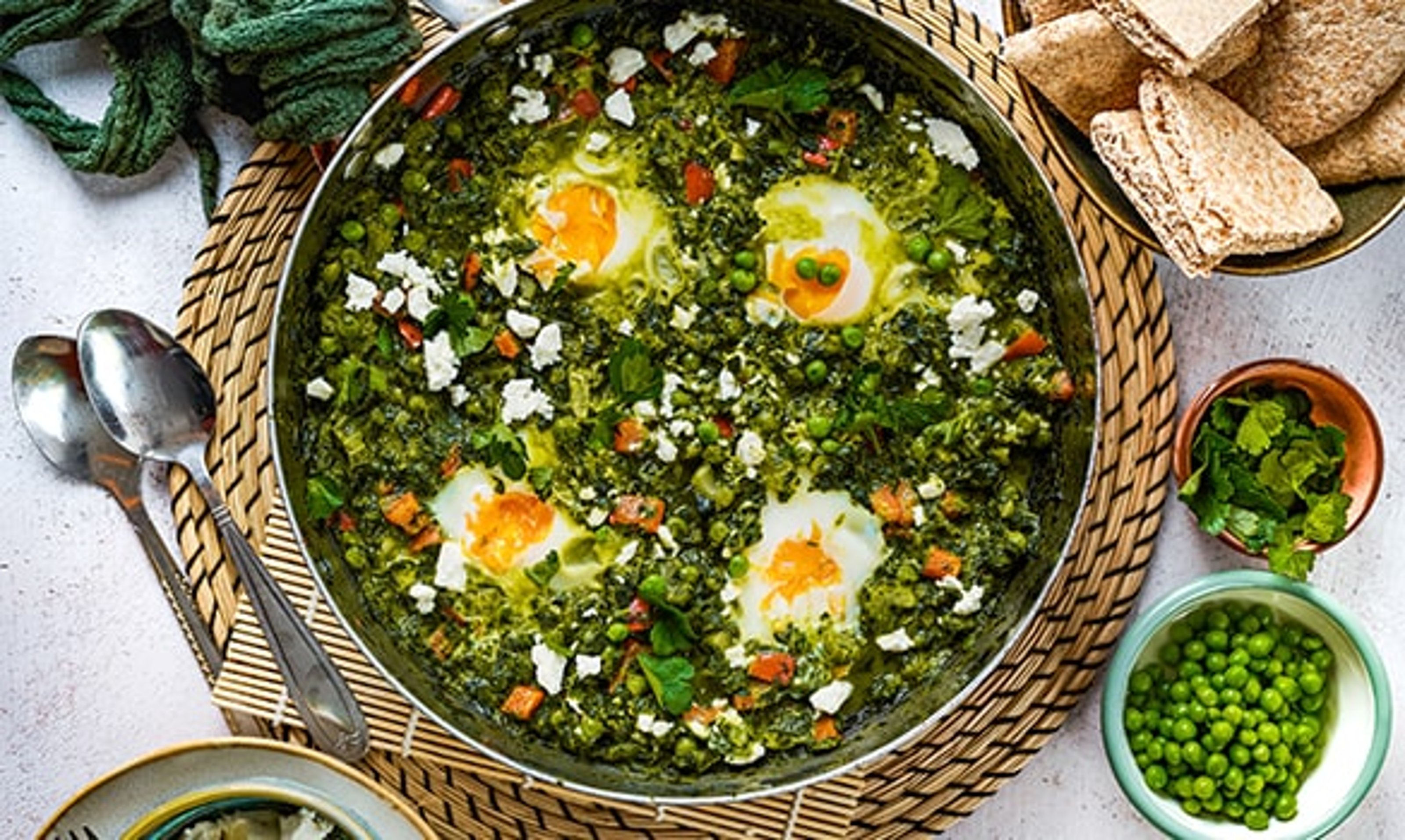 Groene shakshuka met spinazie