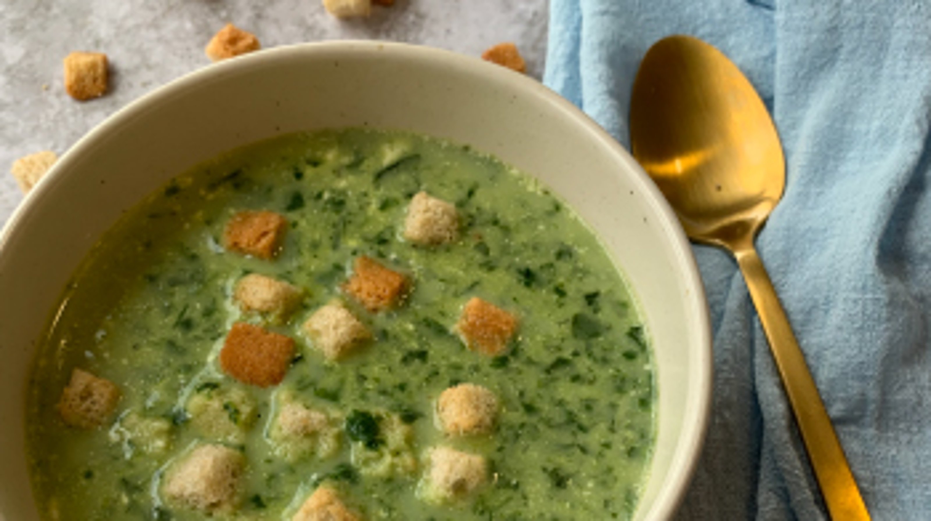 spinazie-crmesoep-met-croutons.jpg