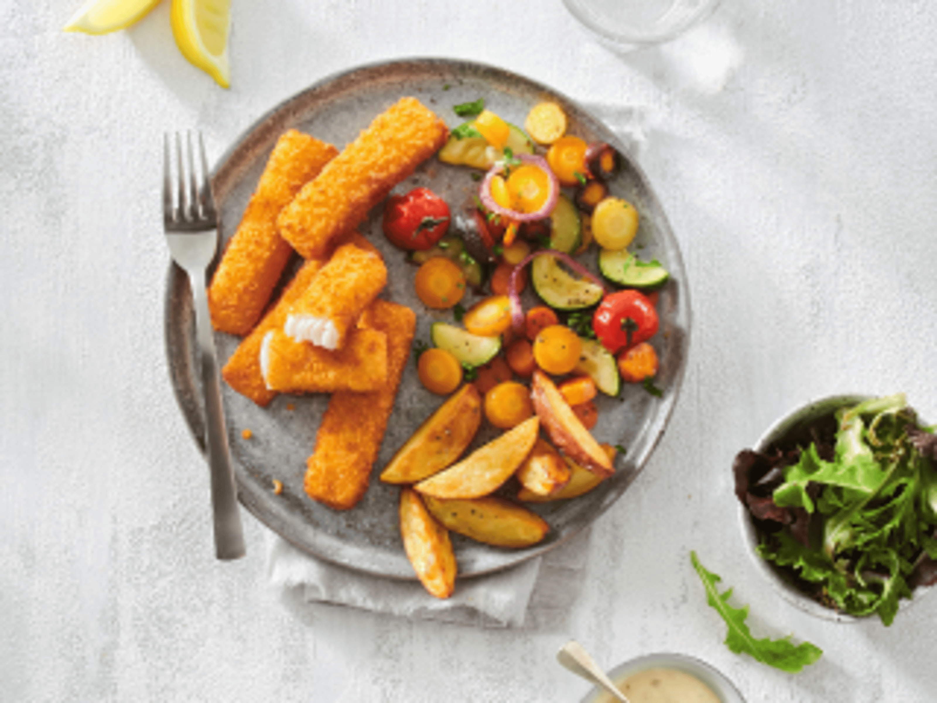 website-visstick-met-groente-en-aardappels-uit-de-oven.png